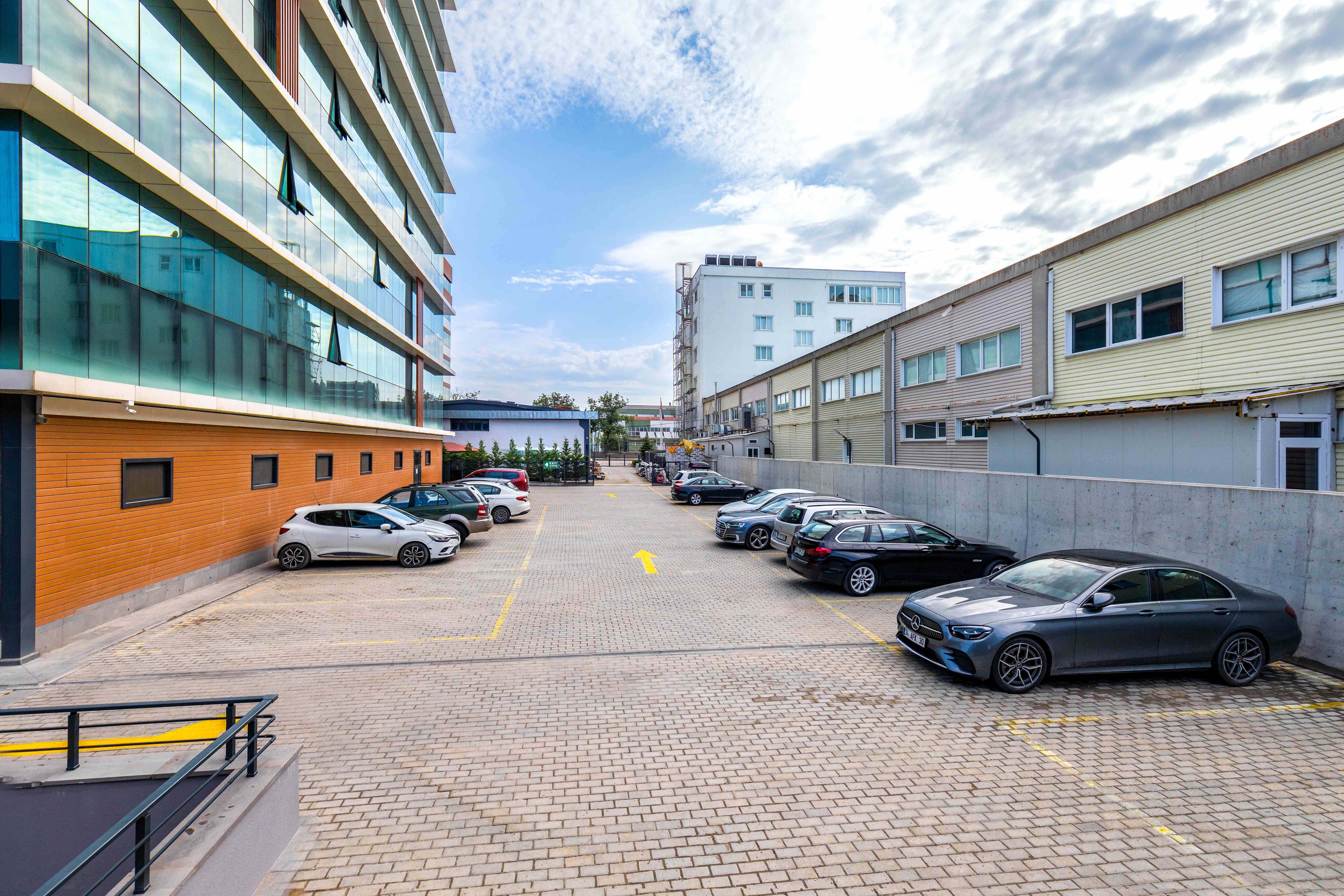 Edirne Plaza 2 Side Parking